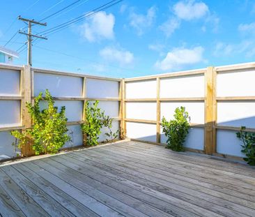 Sunny & Low-Maintenance Two-Bedroom Home - Photo 3