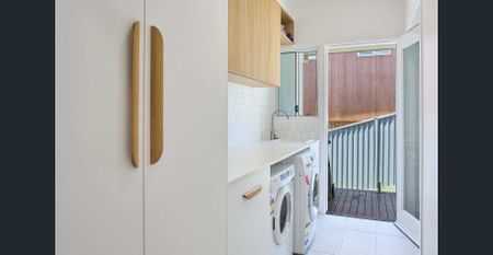 Elevated designer home with stunning coastal views - Photo 4