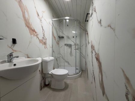 1 bedroom in a house share to rent - Photo 5