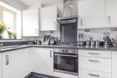 2 bedroom semi-detached house to rent - Photo 4