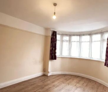4 Bed Semi-Detached House To Rent - Photo 4