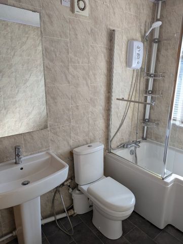 3 Bed Semi-Detached House, Bromford Road, B36 - Photo 4