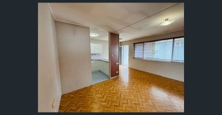 Light, Bright and Location at its best - Photo 4