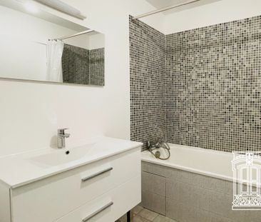 Location Appartement 2 pièces 51m² LYON 8ème - Photo 3