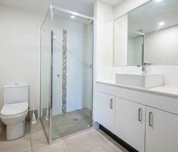 Boutique Apartment Living in the Heart of Hope Island - Photo 6