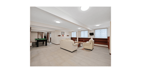 Generous 650m² home with versatile spaces perfect for work, relaxation or entertainment. - Photo 4