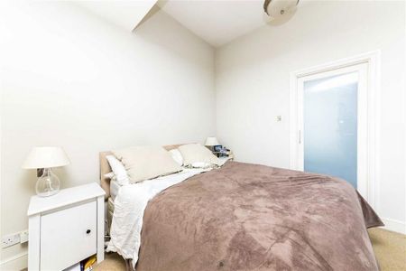 3 bedroom flat to rent - Photo 2