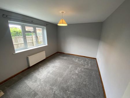 2 bedroom detached bungalow to rent - Photo 3