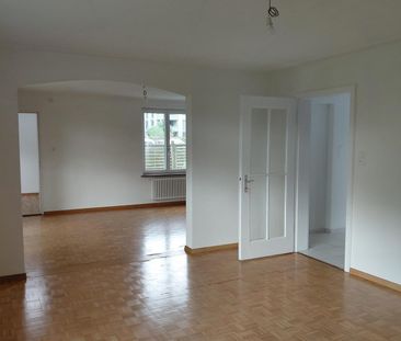 Doppeleinfamilienhaushälfe mit Garten - Photo 2
