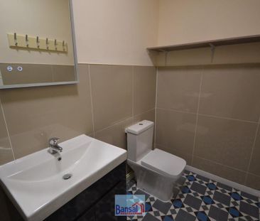 3 bedroom terraced house to rent - Photo 6