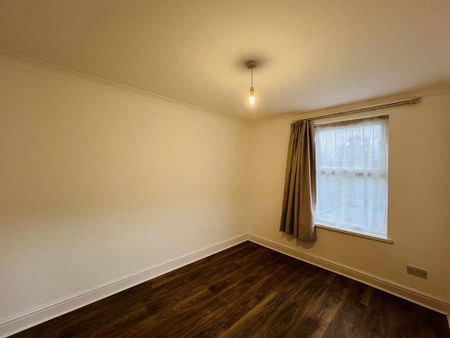 3 bedroom flat to rent - Photo 5