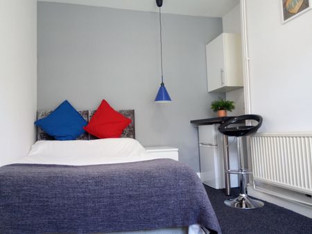 Fully Furnished room in SHARED HOUSE - Photo 4