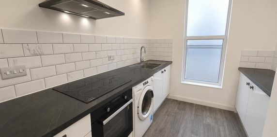 Brownhill Road, London SE6 - Photo 2