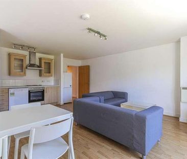 Central Court, Roath, CF24 - Photo 2