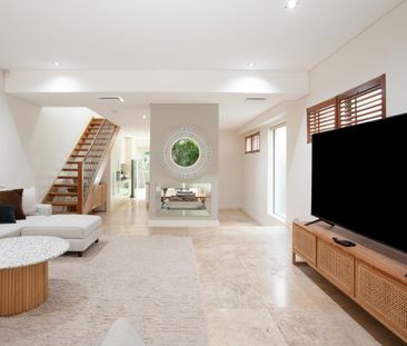 3 bedroom beach house with pool and parking close to the beach - $3... - Photo 1