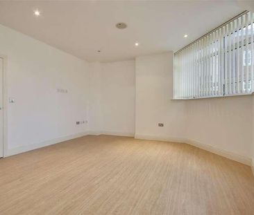 Quay House, Broad Street, Portsmouth, PO1 - Photo 3