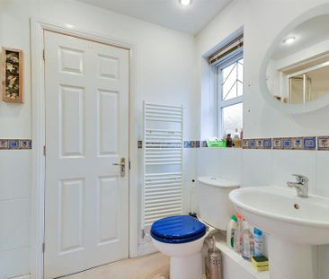 4 bedroom semi-detached house to rent - Photo 5