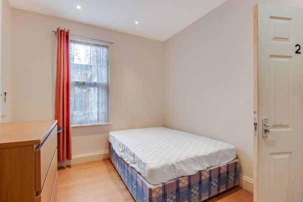 5 Bed Student Accommodation - Photo 1