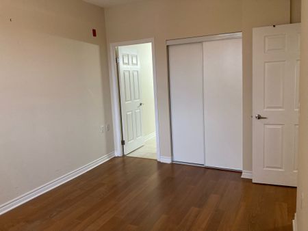 For Lease - 15450 Yonge Street Unit# 207, Aurora, Ontario - Photo 3