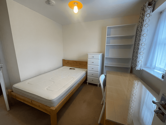 4 bedroom terraced house to rent - Photo 1