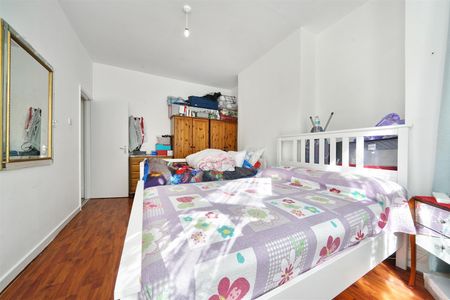 Hazelwood Lane, Palmers Green - Photo 4