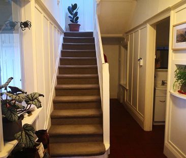 Spacious 6BR Kelburn Haven - Photo 5