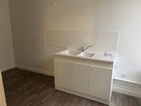 Location Appartement 2 pièces 52m² BAYEUX 14400 - Photo 3