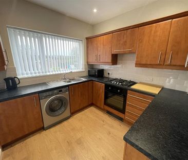2 bedroom semi-detached house to rent - Photo 3
