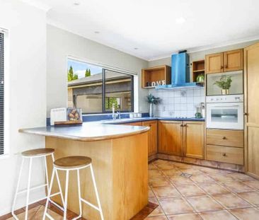 4 Bedrooms in Huntington - Photo 4