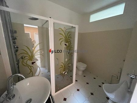 Location Maison 5 pièces 116m² PERPIGNAN 66000 - Photo 5