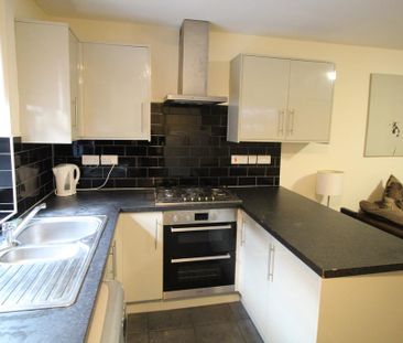 1 bedroom in a house share to rent - Photo 4