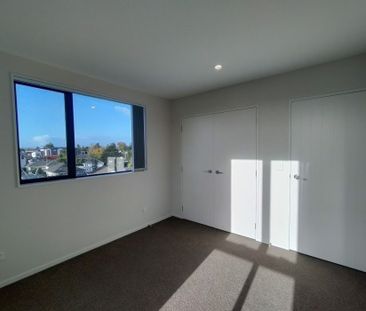 4/9 Beaufield Lane Te Atatu Peninsula - Photo 1
