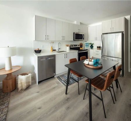 Red Sol Apartments — 1 Bedroom 1 Bathroom - Photo 2