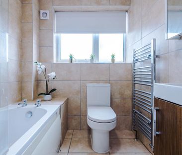 1 bedroom in a house share to rent - Photo 4
