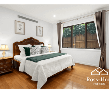 PRISTINE FOUR-BEDROOM HOME IN A SOUGHT-AFTER SURREY HILLS POCKET! - Photo 3