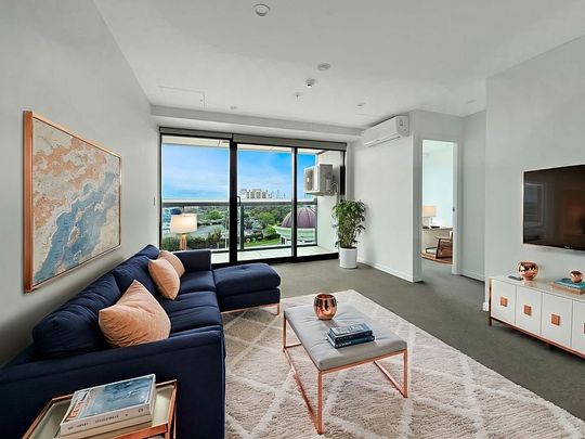 2 Bedroom & 2 bathroom - Furnished Apartment - Photo 1