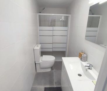 Avinguda de lOnze de Setembre, El Prat de Llobregat, Catalonia 08820 - Photo 6