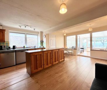 3 bedroom semi-detached house to rent - Photo 5