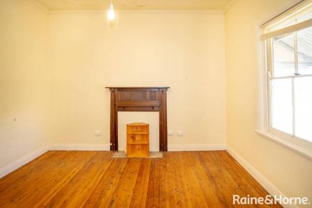 COUNTRY STYLE HOME - Photo 3