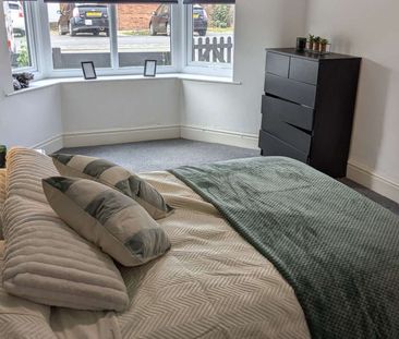 Newly Refurbished HMO! Room 4 - Photo 6