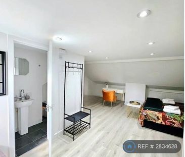 1 bedroom in a house share to rent - Photo 3