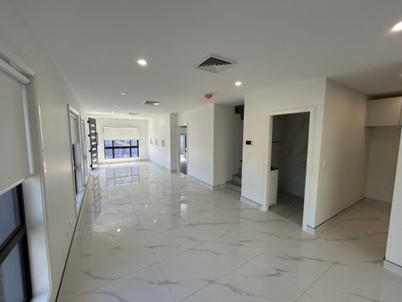 11/104 – 106 Glossop Street, ST MARYS NSW 2760 - Photo 2