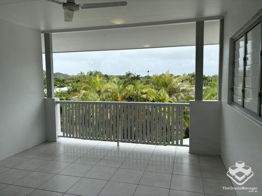 3 BEDROOM NON-FURNISHED UNIT IN TROPICAL RESORT STYLE APARTMENTS - Photo 1