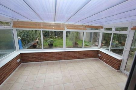 Arncliffe, Bracknell, Berkshire, RG12 - Photo 3