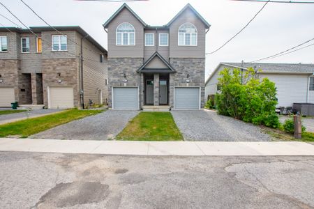 **ALL INCLUSIVE** STUDENTS/YOUNG PROFESSIONAL ROOM FOR RENT IN A STUNNING HOUSE!! - Photo 4