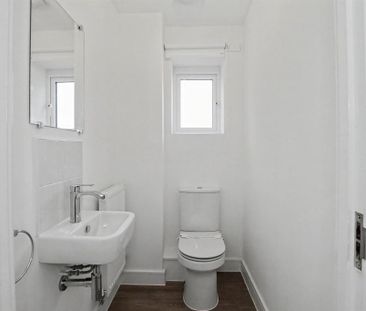 2 bedroom end of terrace house to rent - Photo 4