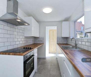 3 bedroom terraced house to rent - Photo 4