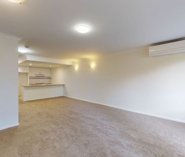 Your Royal Parade Townhouse Awaits – Fresh, Bright & Beautiful - Photo 3