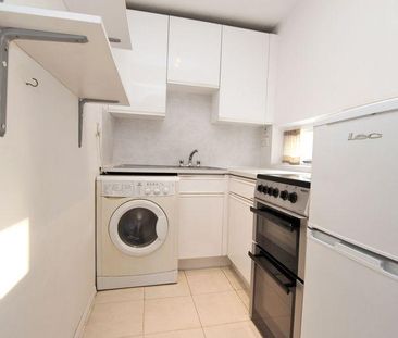 Studio to rent - Photo 2