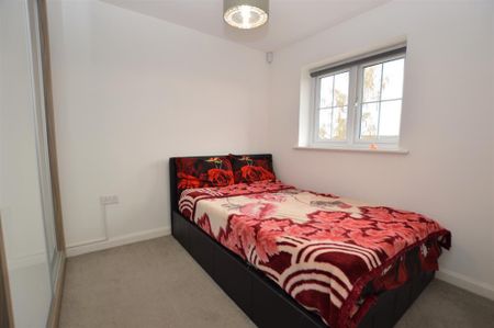 3 bedroom semi-detached house to rent - Photo 2